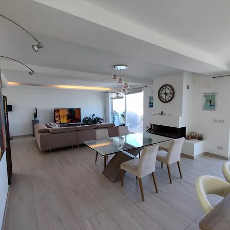 Panorama Designer Penthouse *